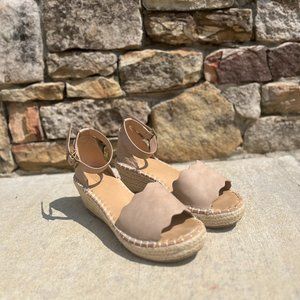 Margo Scalloped Catherine Malandrino Dusty Pink Platform Wedge Sandals